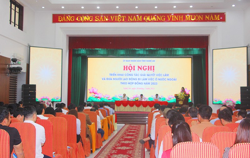 Nghệ An: Phấn đấu đưa 14.500 lao động đi làm việc ở nước ngoài theo hợp đồng trong năm 2023 Nghệ An: Phấn đấu đưa 14.500 lao động đi làm việc ở nước ngoài theo hợp đồng trong năm 2023