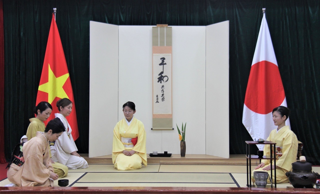 Japanese Tea Ceremony Experience to Welcome Spring in Hanoi Japanese Tea Ceremony Experience to Welcome Spring in Hanoi