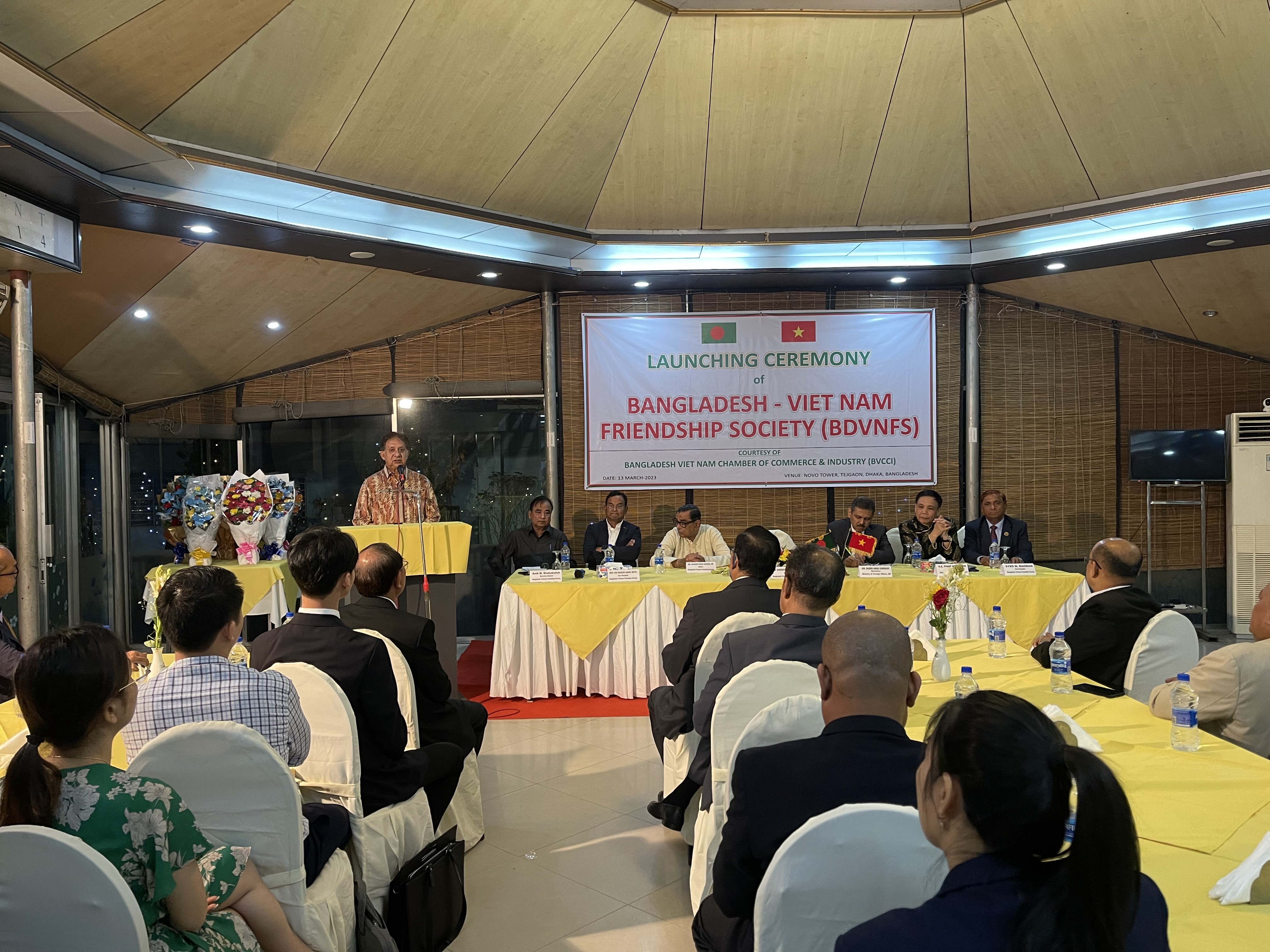 Đại sứ Shamsher M. Chowdhury, BB, Chủ tịch Hội hữu nghị Bangladesh - Việt Nam Đại sứ Shamsher M. Chowdhury, BB, Chủ tịch Hội hữu nghị Bangladesh - Việt Nam