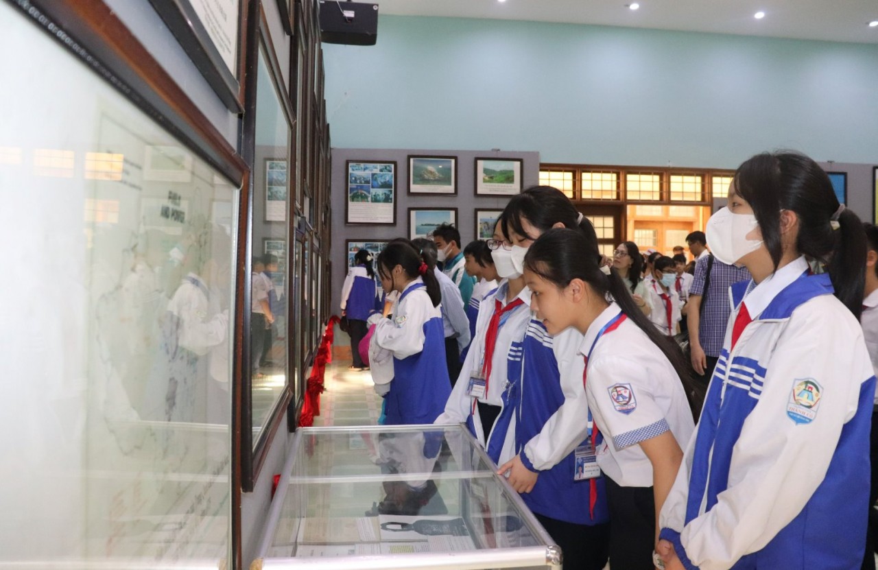 Quảng Trị: Triển lãm lưu động khẳng định chủ quyền về Hoàng Sa, Trường Sa Quảng Trị: Triển lãm lưu động khẳng định chủ quyền về Hoàng Sa, Trường Sa