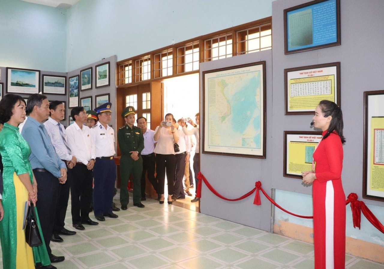 Quảng Trị: Triển lãm lưu động khẳng định chủ quyền về Hoàng Sa, Trường Sa Quảng Trị: Triển lãm lưu động khẳng định chủ quyền về Hoàng Sa, Trường Sa