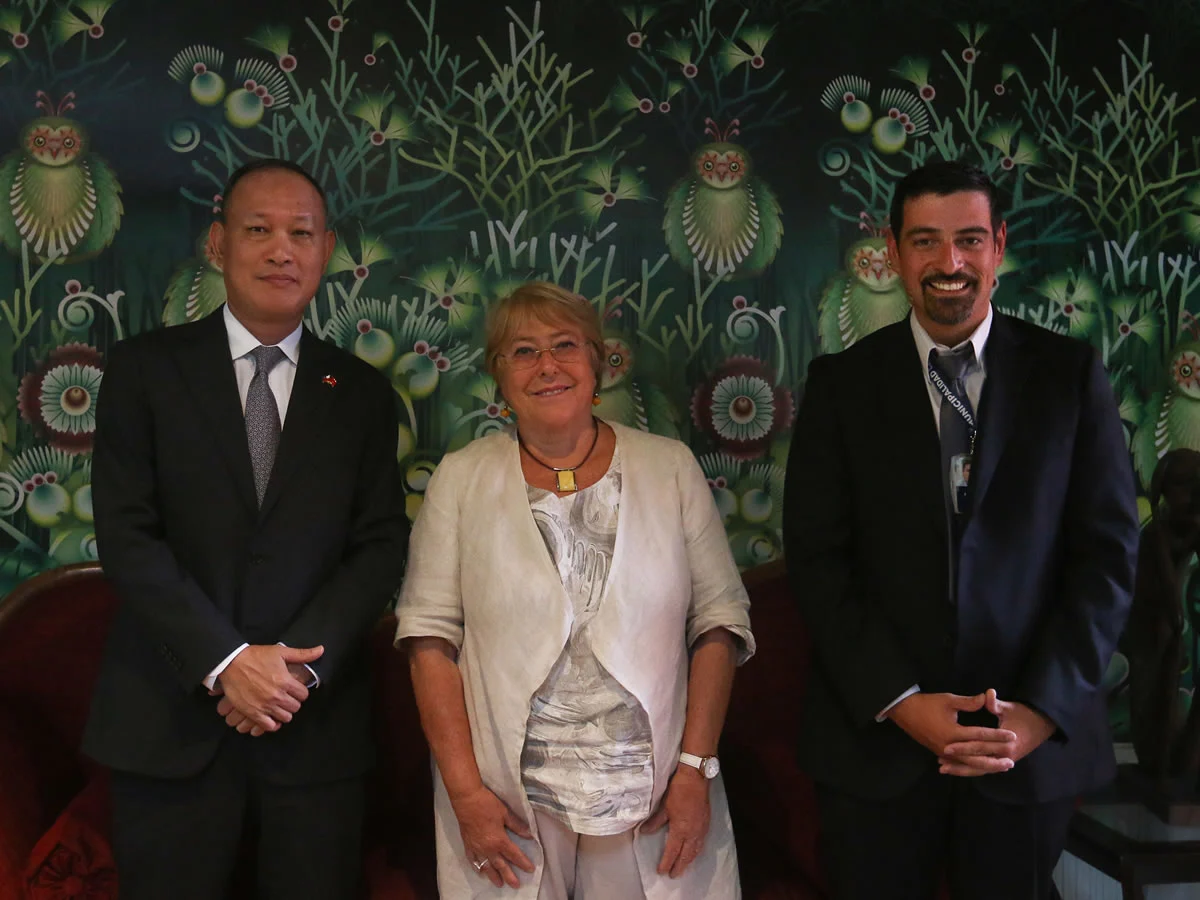 Chuyến công du của Thị trưởng quận Cerro Navia và cựu Tổng thống Chile Michelle Bachelet tới Việt Nam: ký kết 3 thỏa thuận hợp tác song phương Chuyến công du của Thị trưởng quận Cerro Navia và cựu Tổng thống Chile Michelle Bachelet tới Việt Nam: ký kết 3 thỏa thuận hợp tác song phương