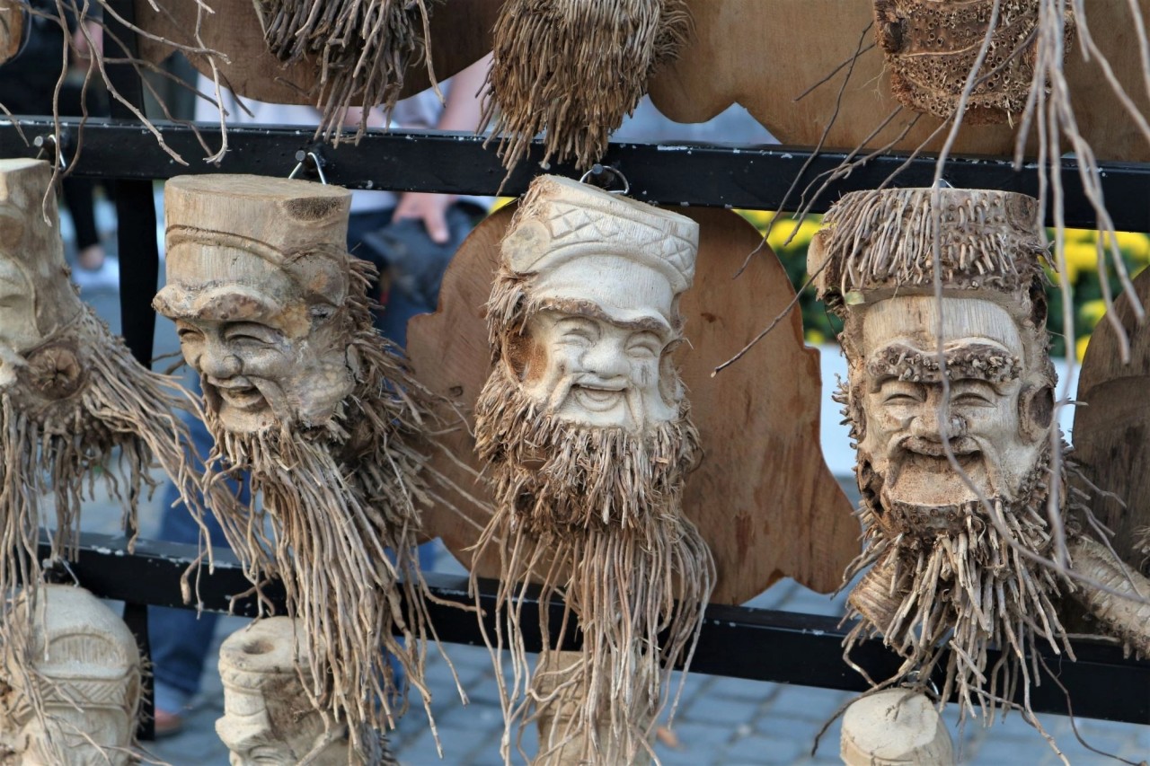 Phuong Do's amazing sculpture art on bamboo roots. Photo: Dantri Phuong Do's amazing sculpture art on bamboo roots. Photo: Dantri