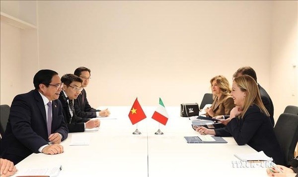 At the meeting between Prime Minister Pham Minh Chinh and his Italian counterpart Giorgia Meloni in Brussels on December 14, 2022 on the occasion of the ASEAN-EU Commemoration Summit. Photo: VNA At the meeting between Prime Minister Pham Minh Chinh and his Italian counterpart Giorgia Meloni in Brussels on December 14, 2022 on the occasion of the ASEAN-EU Commemoration Summit. Photo: VNA