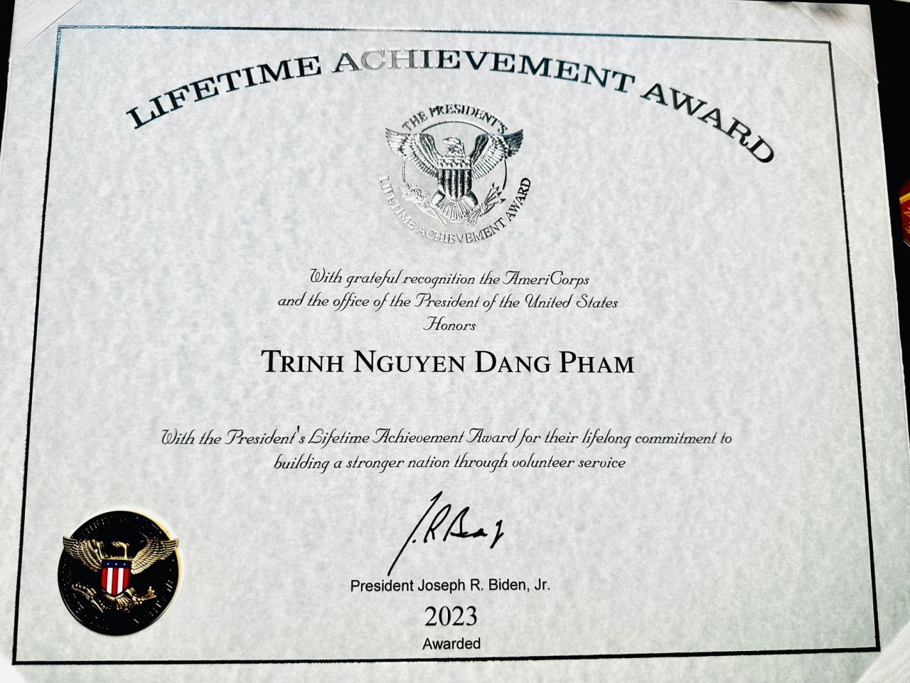 Người Việt được Tổng thống Joe Biden tặng giải thưởng “Thành tựu trọn đời” Người Việt được Tổng thống Joe Biden tặng giải thưởng “Thành tựu trọn đời”