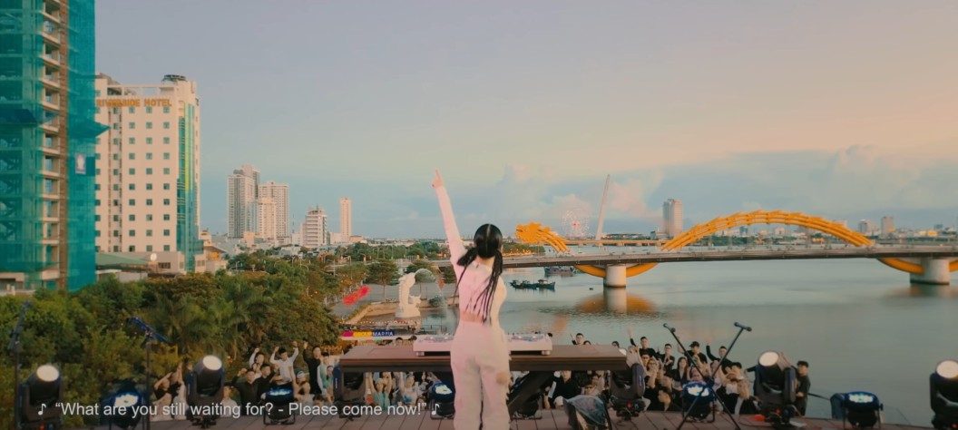 Ra mắt video âm nhạc "Tuyệt vời Đà Nẵng" để quảng bá du lịch | Du lịch | Vietnam+ (VietnamPlus) Ra mắt video âm nhạc "Tuyệt vời Đà Nẵng" để quảng bá du lịch | Du lịch | Vietnam+ (VietnamPlus)