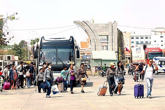 Mộc Bài border gate of Tây Ninh Province has seen an increase in the number of Cambodian tourists. Photo: tuoitre.vn Mộc Bài border gate of Tây Ninh Province has seen an increase in the number of Cambodian tourists. Photo: tuoitre.vn