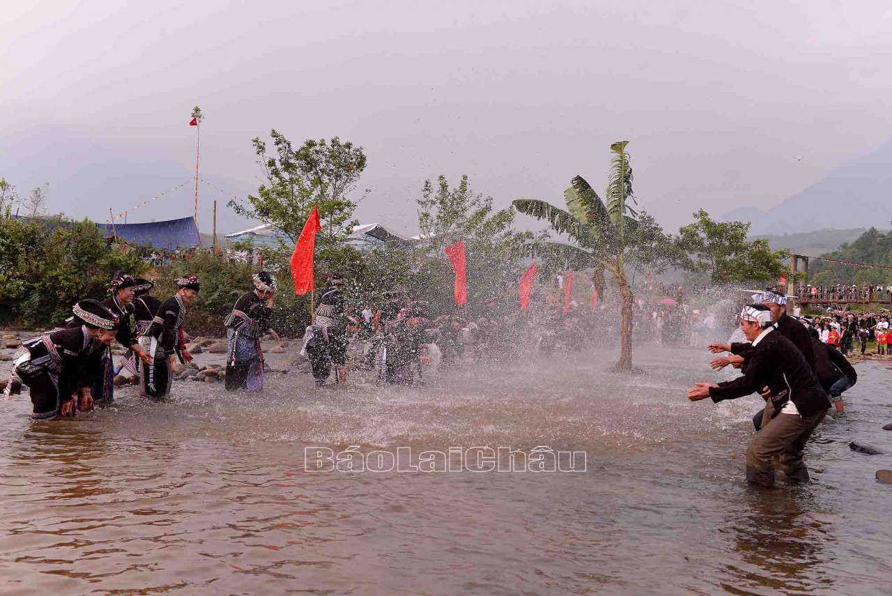 Water-splashing Festival for Spring Water-splashing Festival for Spring