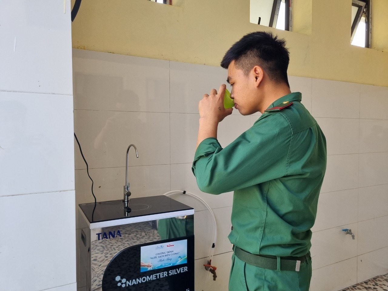 Hoa hậu Việt Nam “mang” nước sạch về vùng biên cương Hoa hậu Việt Nam “mang” nước sạch về vùng biên cương