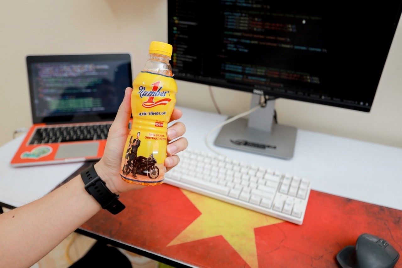 Sản phẩm nước tăng lực Number 1 được nhiều người tin dùng giúp lấy lại sức mạnh và sự tỉnh táo ngay tức thì. Sản phẩm nước tăng lực Number 1 được nhiều người tin dùng giúp lấy lại sức mạnh và sự tỉnh táo ngay tức thì.