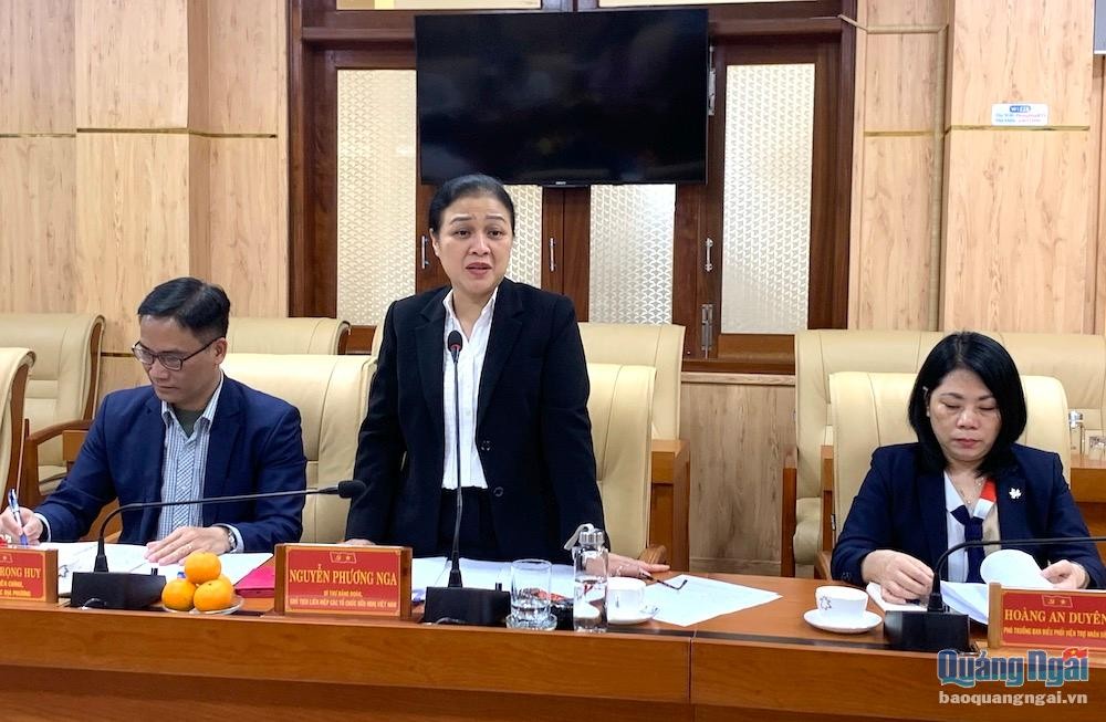 Đại sứ Nguyễn Phương Nga - Bí thư Đảng đoàn, Chủ tịch Liên hiệp các tổ chức hữu nghị Việt Nam đánh giá cao công tác đối ngoại nhân dân của tỉnh. (Ảnh: T.Thuận/Báo Quảng Ngãi).