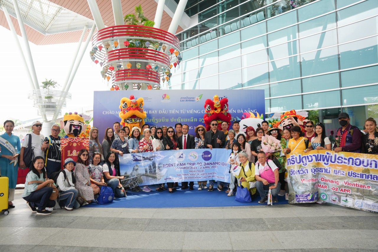 150 du khách Lào trong chuyến bay thẳng đầu tiên từ Viêng Chăn đến với Đà Nẵng 150 du khách Lào trong chuyến bay thẳng đầu tiên từ Viêng Chăn đến với Đà Nẵng