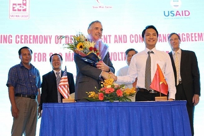 USAID and Sao Mai Group. USAID and Sao Mai Group.