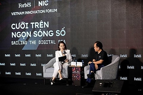 Speakers at the Vietnam Innovation Forum titled “Sailing the digital sea” in HCM City on Thursday. Photo: NIC Speakers at the Vietnam Innovation Forum titled “Sailing the digital sea” in HCM City on Thursday. Photo: NIC