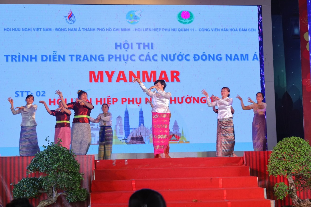 trang phục truyền thống ở Myanmar cho nữ giới trang phục truyền thống ở Myanmar cho nữ giới