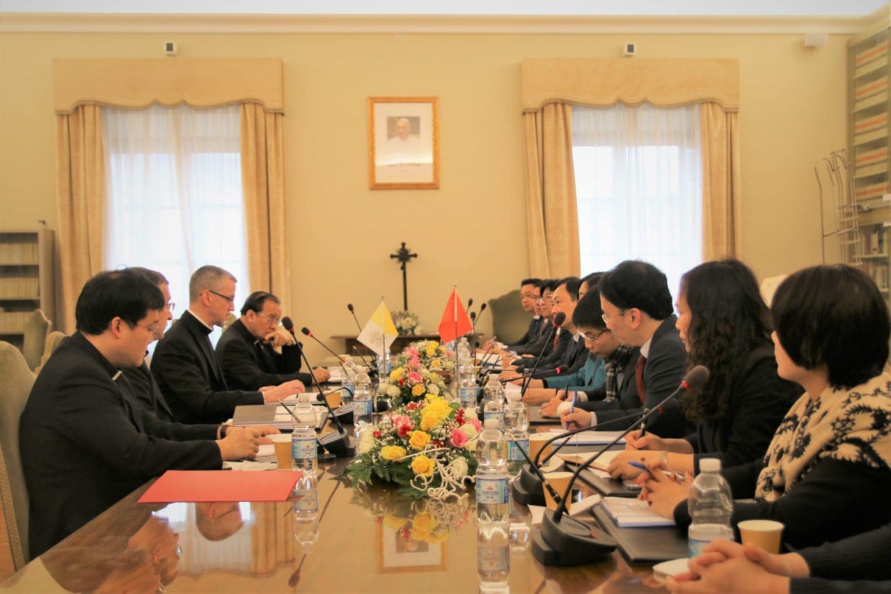 The 10th-round meeting of the Vietnam - Holy See Joint Working Group on March 31. Photo: VNA The 10th-round meeting of the Vietnam - Holy See Joint Working Group on March 31. Photo: VNA