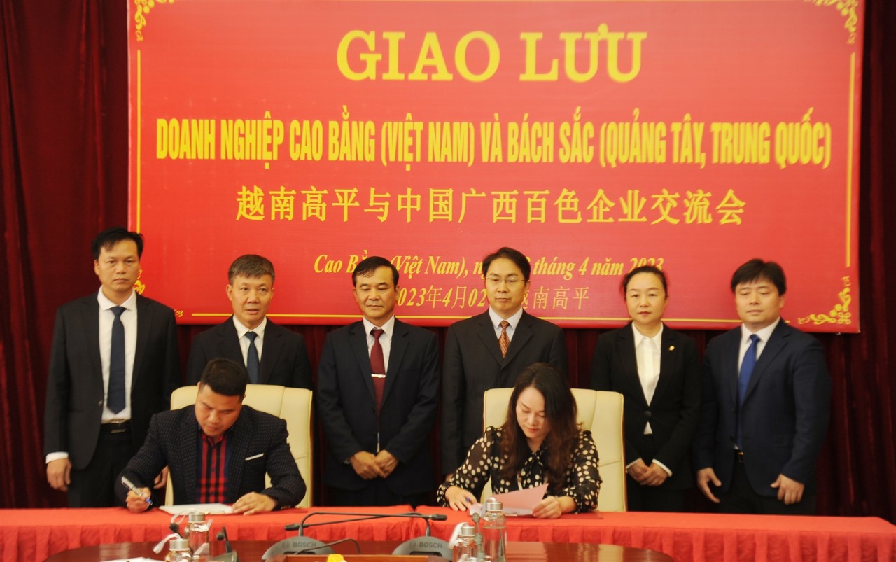 Thúc đẩy hợp tác giữa Cao Bằng và Bách Sắc (Trung Quốc) Thúc đẩy hợp tác giữa Cao Bằng và Bách Sắc (Trung Quốc)