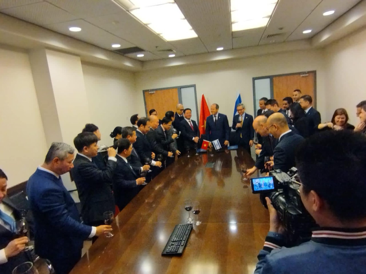 Vietnam and Israel announce the conclusion of the negotiations for their free trade agreement, which lasted for seven years with 12 rounds. Photo: Israel's Economic & Trade Mission in Vietnam Vietnam and Israel announce the conclusion of the negotiations for their free trade agreement, which lasted for seven years with 12 rounds. Photo: Israel's Economic & Trade Mission in Vietnam