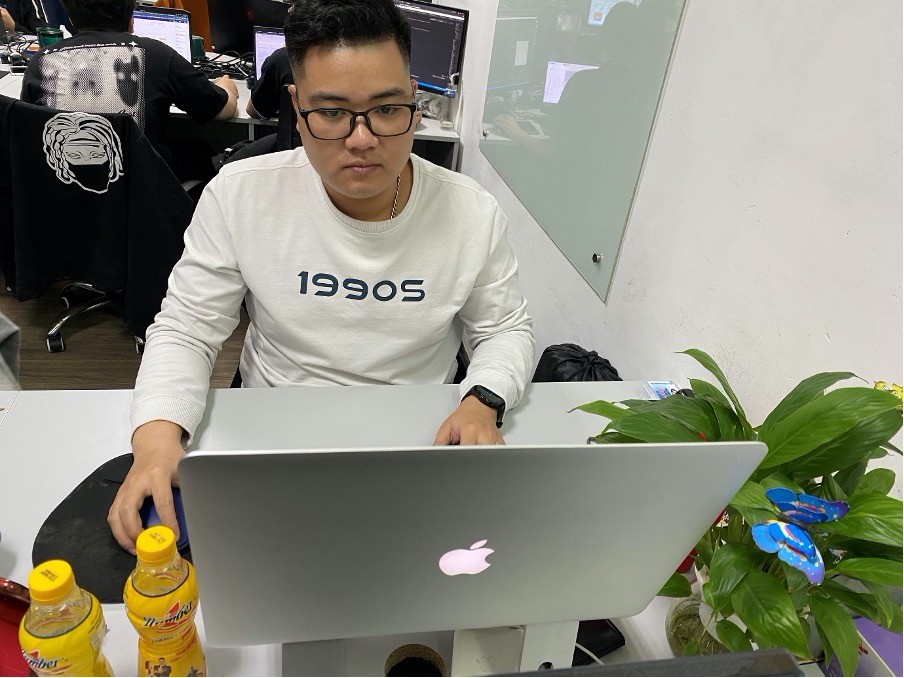 Nhiều nhân viên văn phòng đối mặt với áp lực công việc hàng ngày. Nhiều nhân viên văn phòng đối mặt với áp lực công việc hàng ngày.