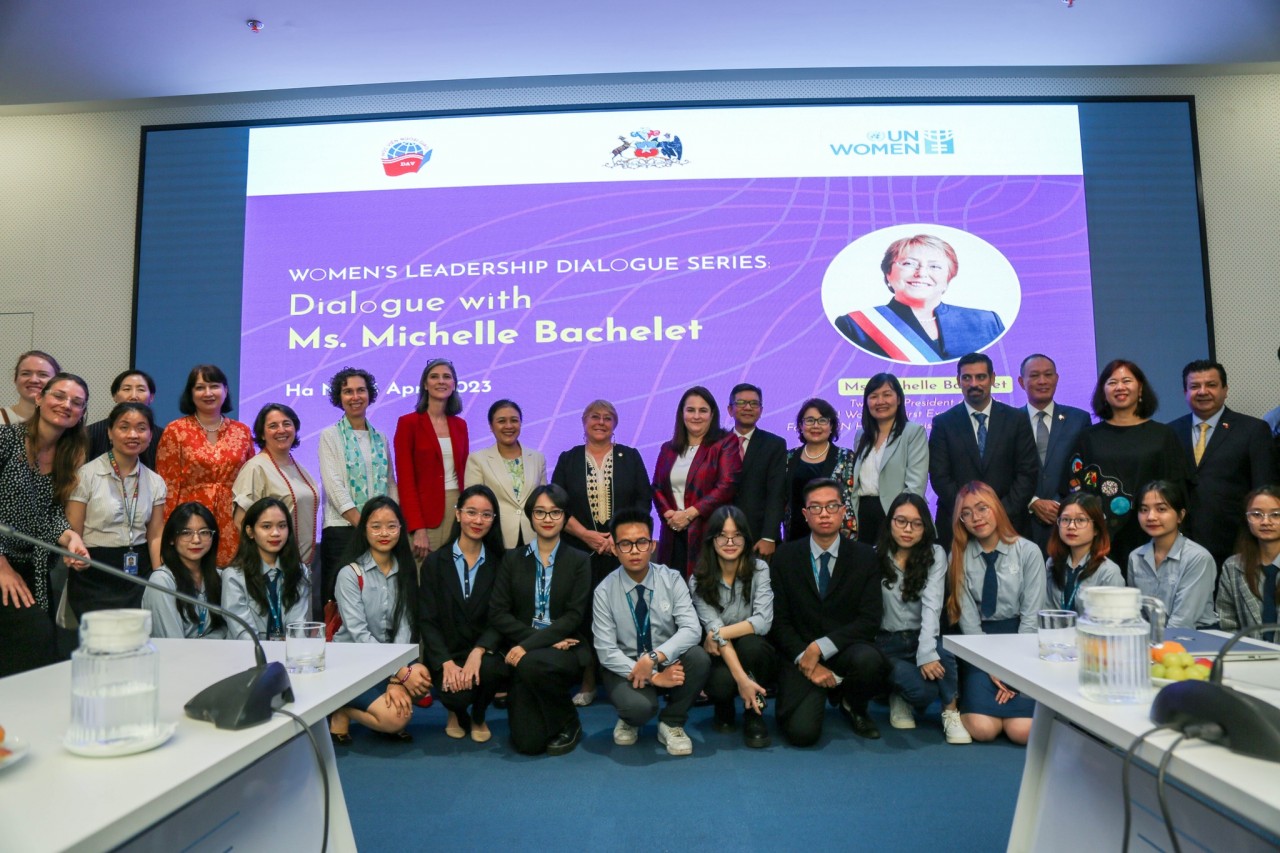 Cựu Tổng thống Chile Michelle Bachelet Jeria và các đại biểu tại sự kiện. Cựu Tổng thống Chile Michelle Bachelet Jeria và các đại biểu tại sự kiện.