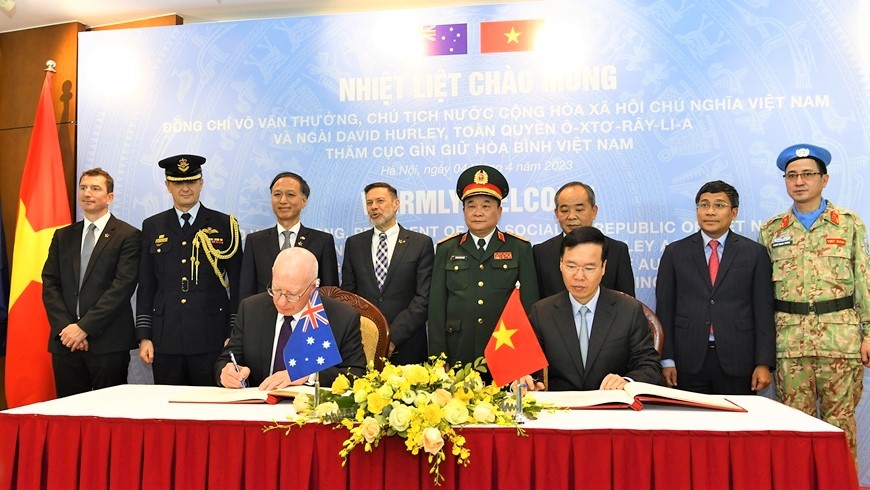 Chủ tịch nước Võ Văn Thưởng và Toàn quyền Australia thăm Cục Gìn giữ hòa bình Việt Nam