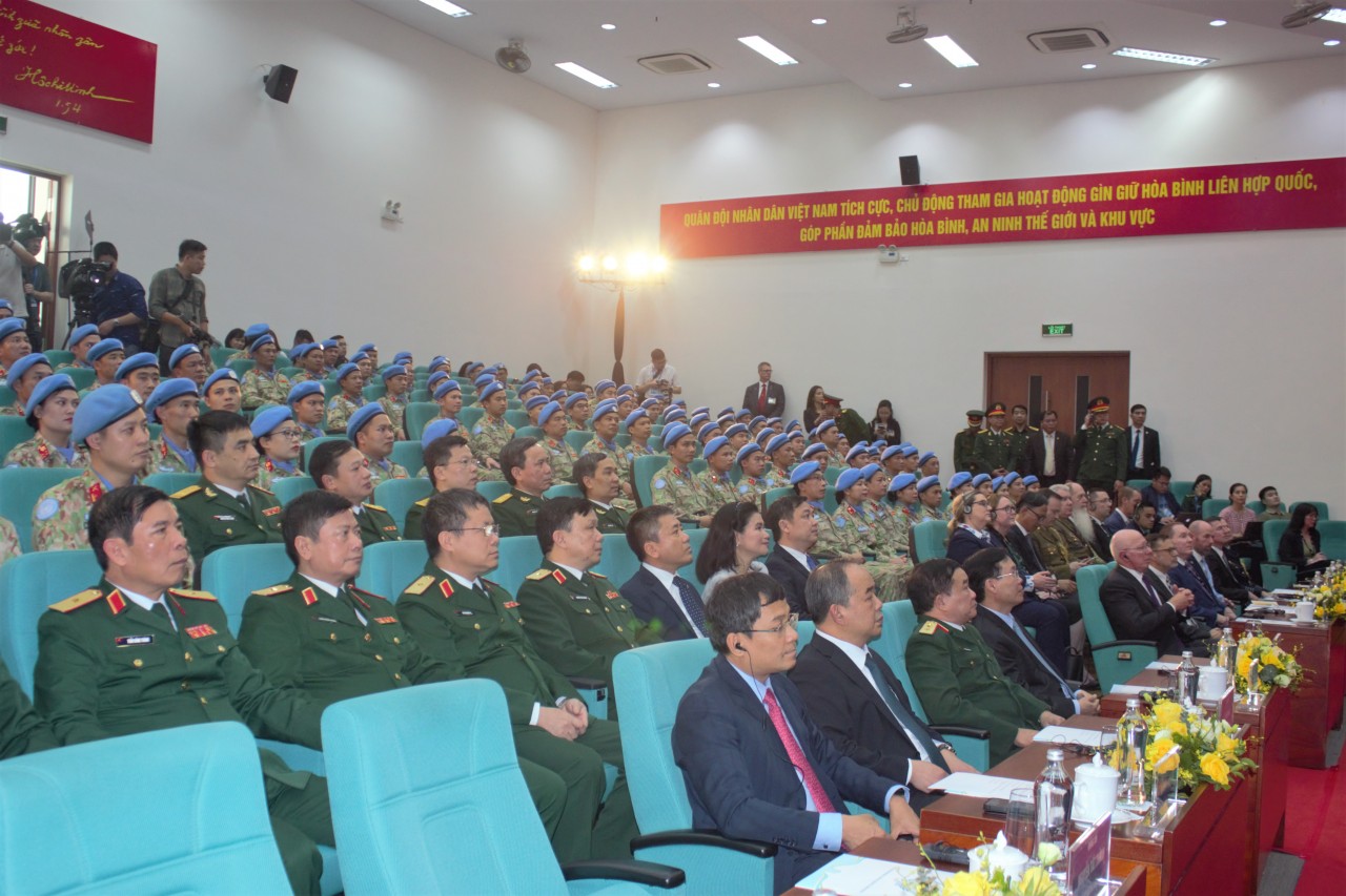 Chủ tịch nước Võ Văn Thưởng và Toàn quyền Úc thăm Cục Gìn giữ Hoà bình Việt Nam