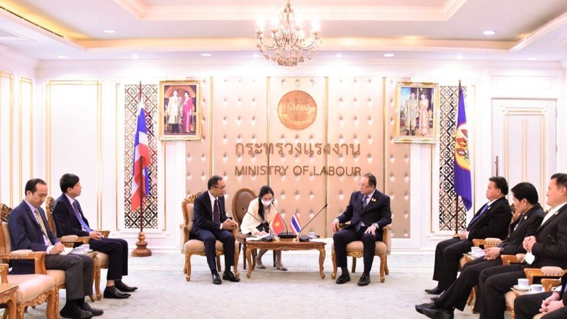 Vietnam and Thailand to Promote Cooperation on Labor Vietnam and Thailand to Promote Cooperation on Labor