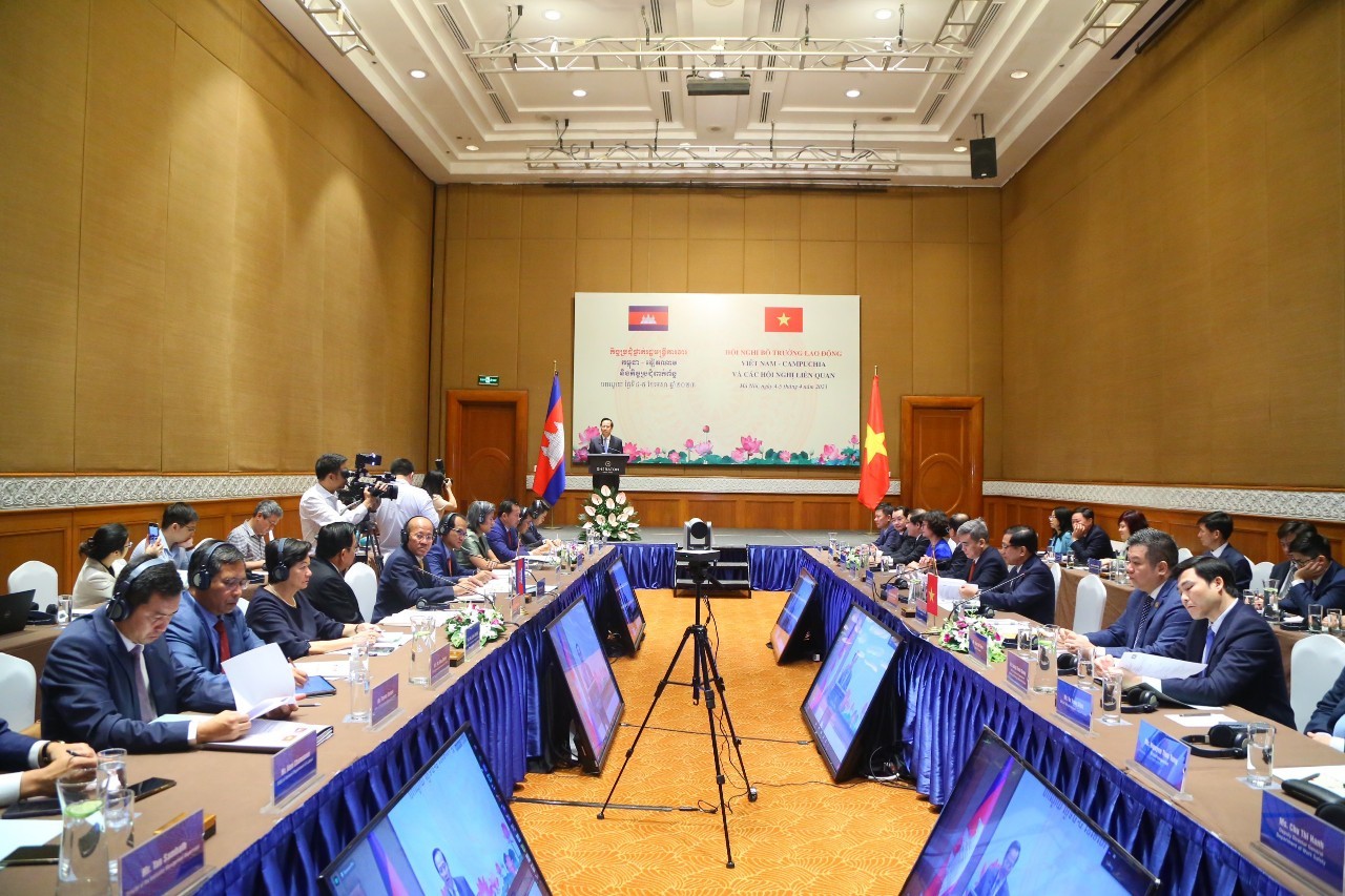 Hội nghị Bộ trưởng Lao động Việt Nam – Campuchia (Ảnh: KT). Hội nghị Bộ trưởng Lao động Việt Nam – Campuchia (Ảnh: KT).