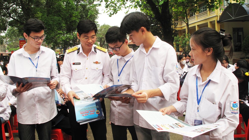 Thái Nguyên: Hơn 2000 học sinh, sinh viên được tuyên truyền về chủ quyền biển, đảo Thái Nguyên: Hơn 2000 học sinh, sinh viên được tuyên truyền về chủ quyền biển, đảo