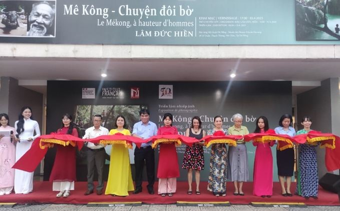 It is opened at 5pm at the museum on April 3. It is opened at 5pm at the museum on April 3.