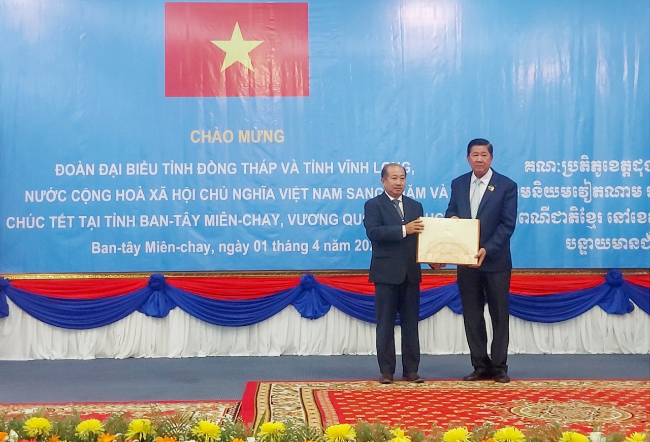 Đồng Tháp: Thăm hỏi, chúc Tết cổ truyền Chol Chnăm Thmây tại Campuhchia Đồng Tháp: Thăm hỏi, chúc Tết cổ truyền Chol Chnăm Thmây tại Campuhchia