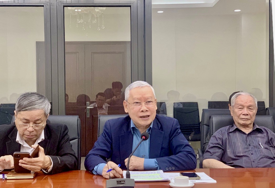 Hội thảo "Chính trị nội bộ của Mỹ: Xu hướng và tác động" Hội thảo "Chính trị nội bộ của Mỹ: Xu hướng và tác động"