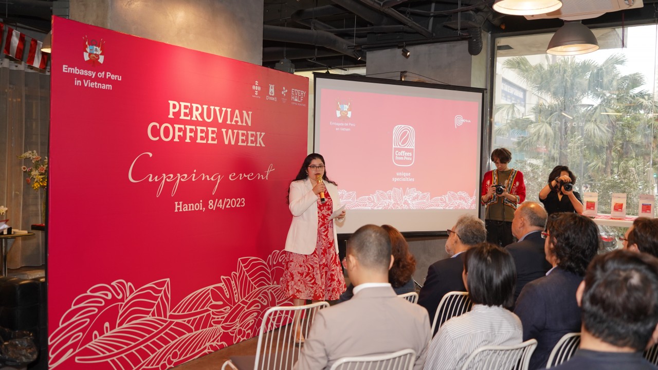 Phó Đại sứ Kristel Ávila Flores phát biểu tại sự kiện (Ảnh: Thời Đại) Phó Đại sứ Kristel Ávila Flores phát biểu tại sự kiện (Ảnh: Thời Đại)