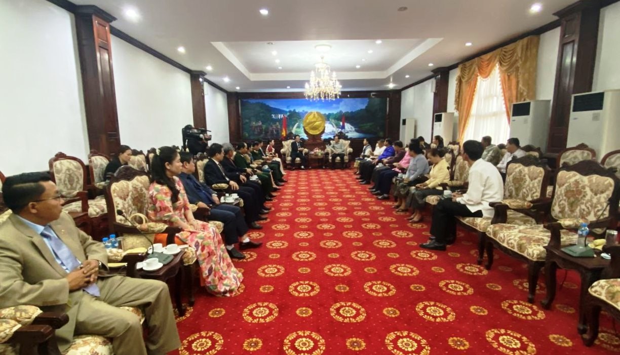 Đoàn cán bộ tỉnh Kon Tum thăm, chúc Tết cổ truyền Bun-pi-may 3 tỉnh Nam Lào Đoàn cán bộ tỉnh Kon Tum thăm, chúc Tết cổ truyền Bun-pi-may 3 tỉnh Nam Lào
