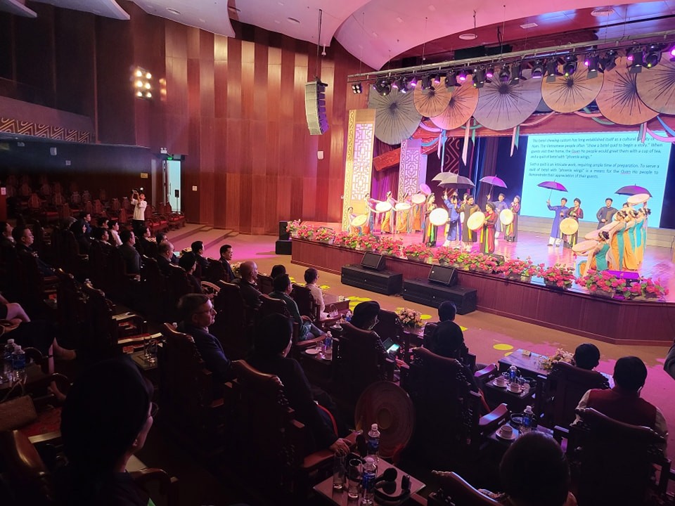 Source: Bac Ninh Quan Ho folk songs Theater Source: Bac Ninh Quan Ho folk songs Theater