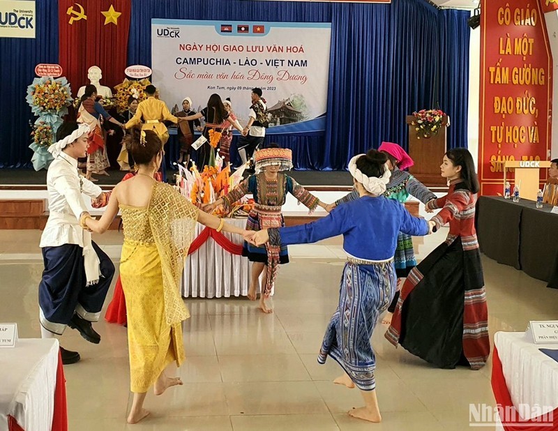 Kon Tum: Tổ chức Ngày hội Tết cổ truyền Campuchia-Lào-Việt Nam Kon Tum: Tổ chức Ngày hội Tết cổ truyền Campuchia-Lào-Việt Nam