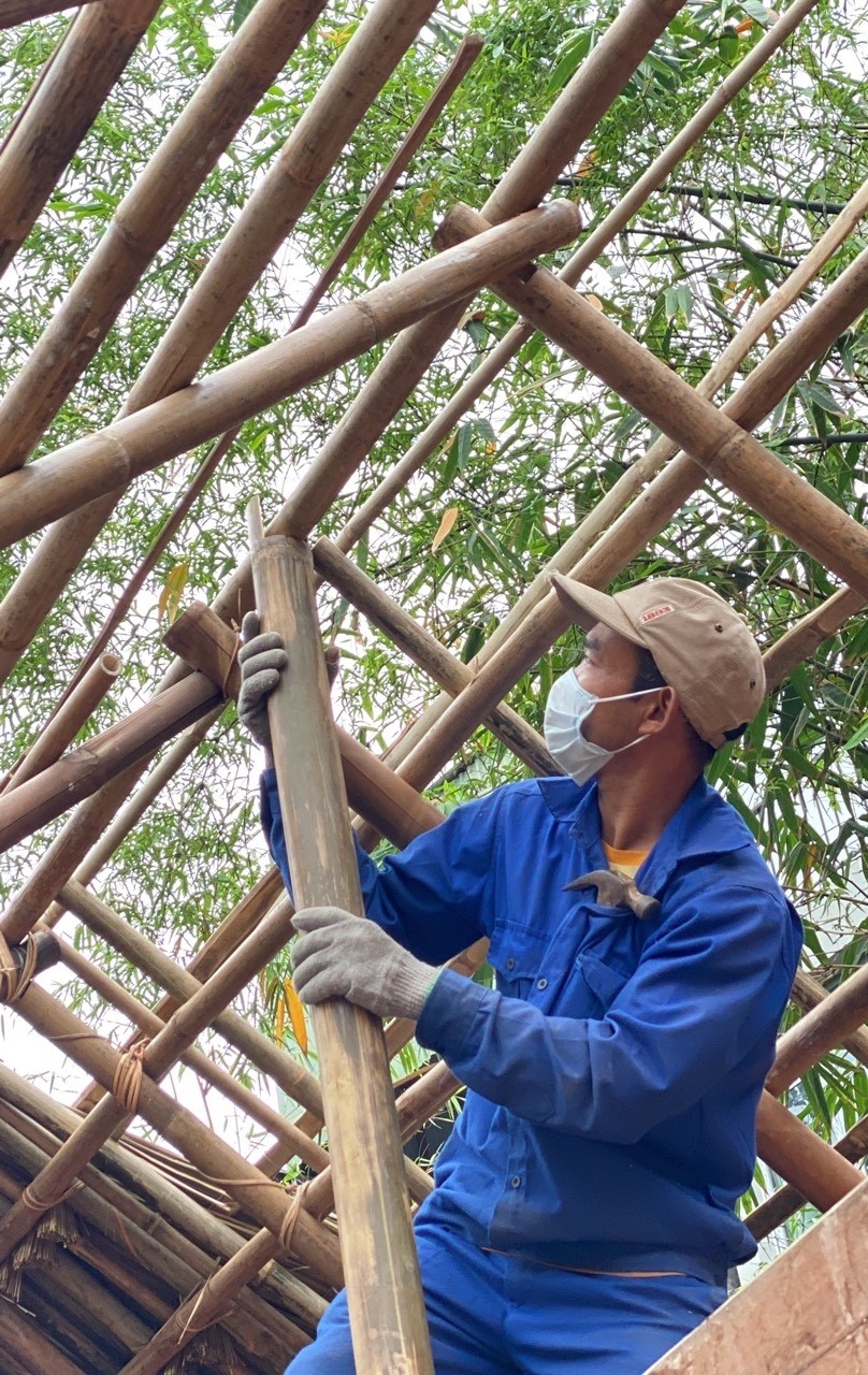 “Kiến trúc sư” Ê Đê kể chuyện làm nhà dài giữa Thủ đô “Kiến trúc sư” Ê Đê kể chuyện làm nhà dài giữa Thủ đô