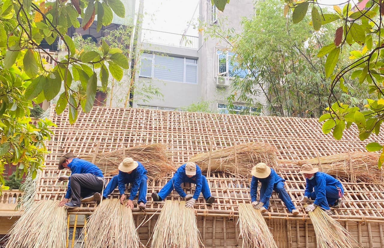 “Kiến trúc sư” Ê Đê kể chuyện làm nhà dài giữa Thủ đô “Kiến trúc sư” Ê Đê kể chuyện làm nhà dài giữa Thủ đô