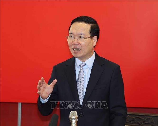 Chủ tịch nước Võ Văn Thưởng thăm Đại sứ quán và cộng đồng người Việt tại Lào Chủ tịch nước Võ Văn Thưởng thăm Đại sứ quán và cộng đồng người Việt tại Lào