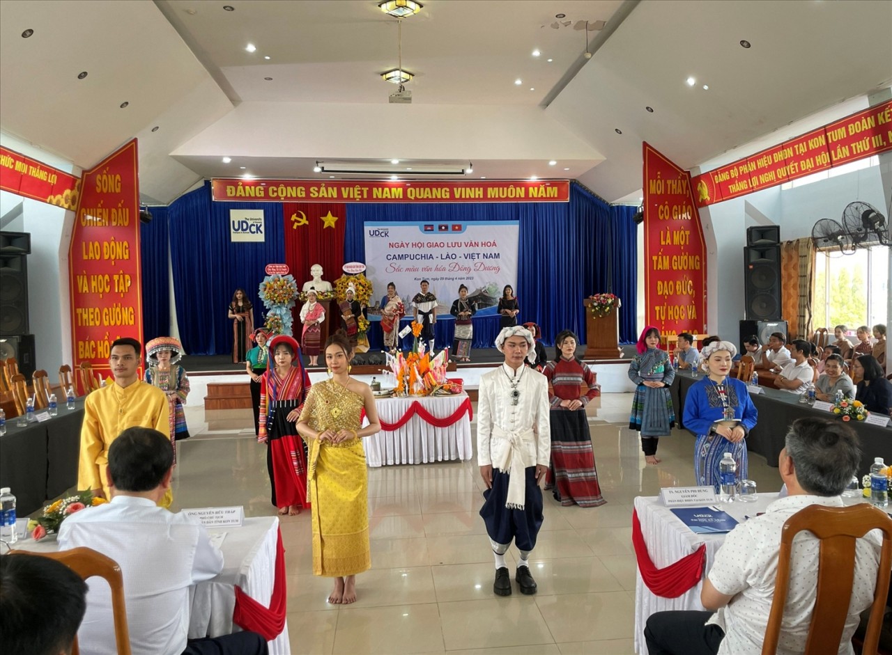 Lưu học sinh Campuchia đón tết Chol Chnam Thmay tại Việt Nam Lưu học sinh Campuchia đón tết Chol Chnam Thmay tại Việt Nam
