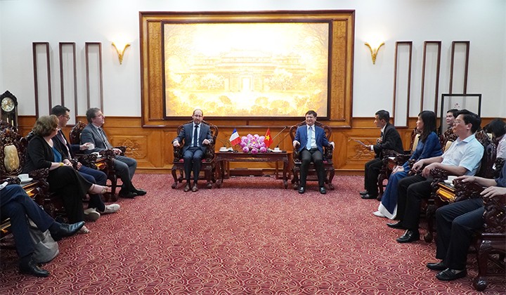 Thừa Thiên Huế thúc đẩy mối quan hệ hợp tác trên nhiều lĩnh với Vùng Nouvelle-Aquitaine và Grand Poitiers (CH Pháp) Thừa Thiên Huế thúc đẩy mối quan hệ hợp tác trên nhiều lĩnh với Vùng Nouvelle-Aquitaine và Grand Poitiers (CH Pháp)