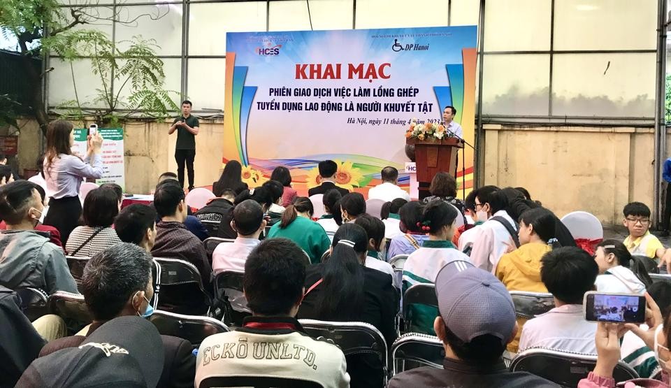 Hà Nội: Người khuyết tật có cơ hội tìm việc làm thu nhập tới 15 triệu đồng/tháng Hà Nội: Người khuyết tật có cơ hội tìm việc làm thu nhập tới 15 triệu đồng/tháng