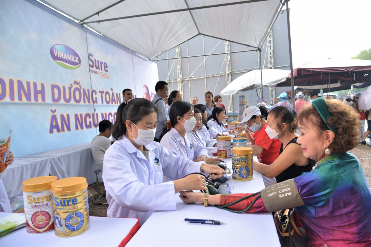 Vinamilk lan tỏa thông điệp về cuộc sống vui khỏe qua chương trình đặc biệt cùng VTV Vinamilk lan tỏa thông điệp về cuộc sống vui khỏe qua chương trình đặc biệt cùng VTV