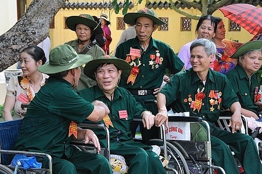 Đề xuất tăng mức quà tặng người có công dịp lễ, Tết Đề xuất tăng mức quà tặng người có công dịp lễ, Tết