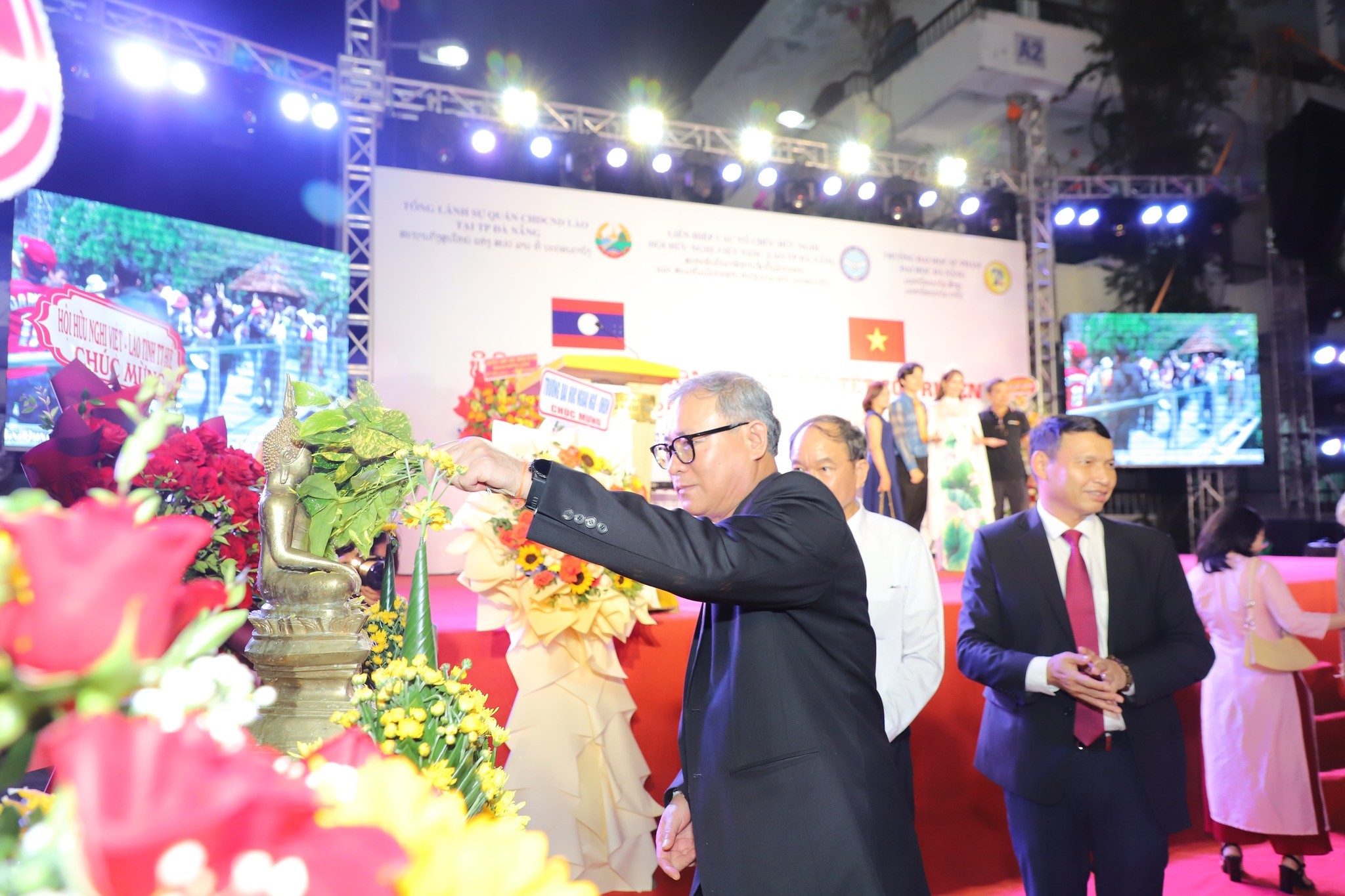 Lễ hội té nước năm 2023: Gột bỏ xui xẻo, đón năm mới an lành Lễ hội té nước năm 2023: Gột bỏ xui xẻo, đón năm mới an lành