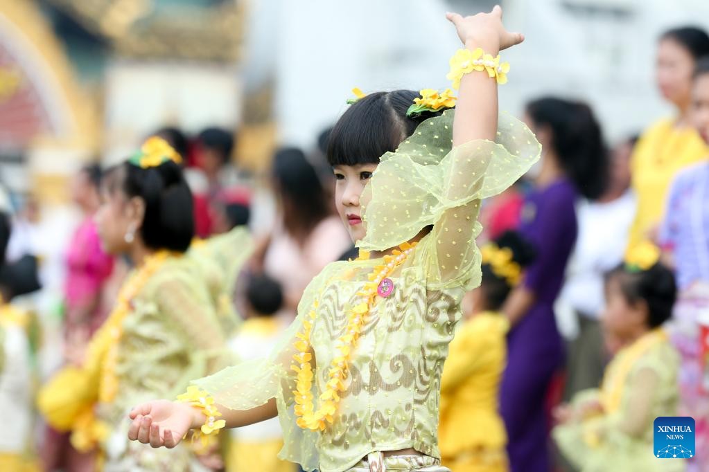 Lễ hội té nước năm 2023: Gột bỏ xui xẻo, đón năm mới an lành Lễ hội té nước năm 2023: Gột bỏ xui xẻo, đón năm mới an lành