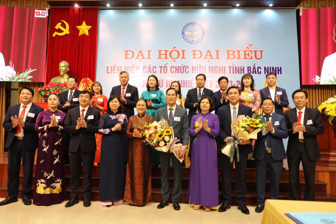 Ban Chấp hành Liên hiệp các tổ chức Hữu nghị tỉnh khóa III (nhiệm kỳ 2023 - 2028) ra mắt Đại hội. Ban Chấp hành Liên hiệp các tổ chức Hữu nghị tỉnh khóa III (nhiệm kỳ 2023 - 2028) ra mắt Đại hội.