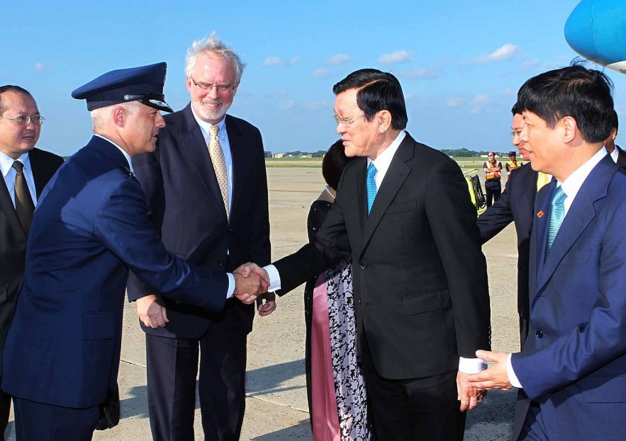 Vietnam-US Relations: Overcoming the Waves, Turning Impossible into Possible Vietnam-US Relations: Turning Impossible into Possible