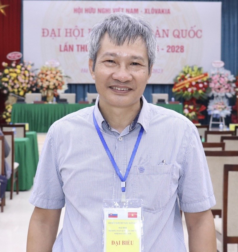 Ông Phạm Văn Sỹ, cựu sinh viên Trường Đại học Tổng hợp Bratislava, Slovakia (Ảnh: Thu Hà). Ông Phạm Văn Sỹ, cựu sinh viên Trường Đại học Tổng hợp Bratislava, Slovakia (Ảnh: Thu Hà).