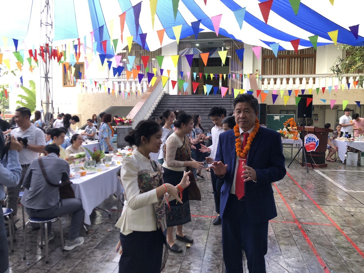 Sinh viên Lào tại Học viện Ngoại giao: Vui Tết Bun Pimay, ấm tình hữu nghị Sinh viên Lào tại Học viện Ngoại giao: Vui Tết Bun Pimay, ấm tình hữu nghị